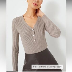 Tuckernuck Beige Hendrix Henley Top  size small.

Original price : $128